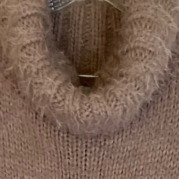 Lush Women's Chunky Soft Mauve Oversized Cowl Turtleneck Knit Sweater. Sz L - Picture 4 of 16
